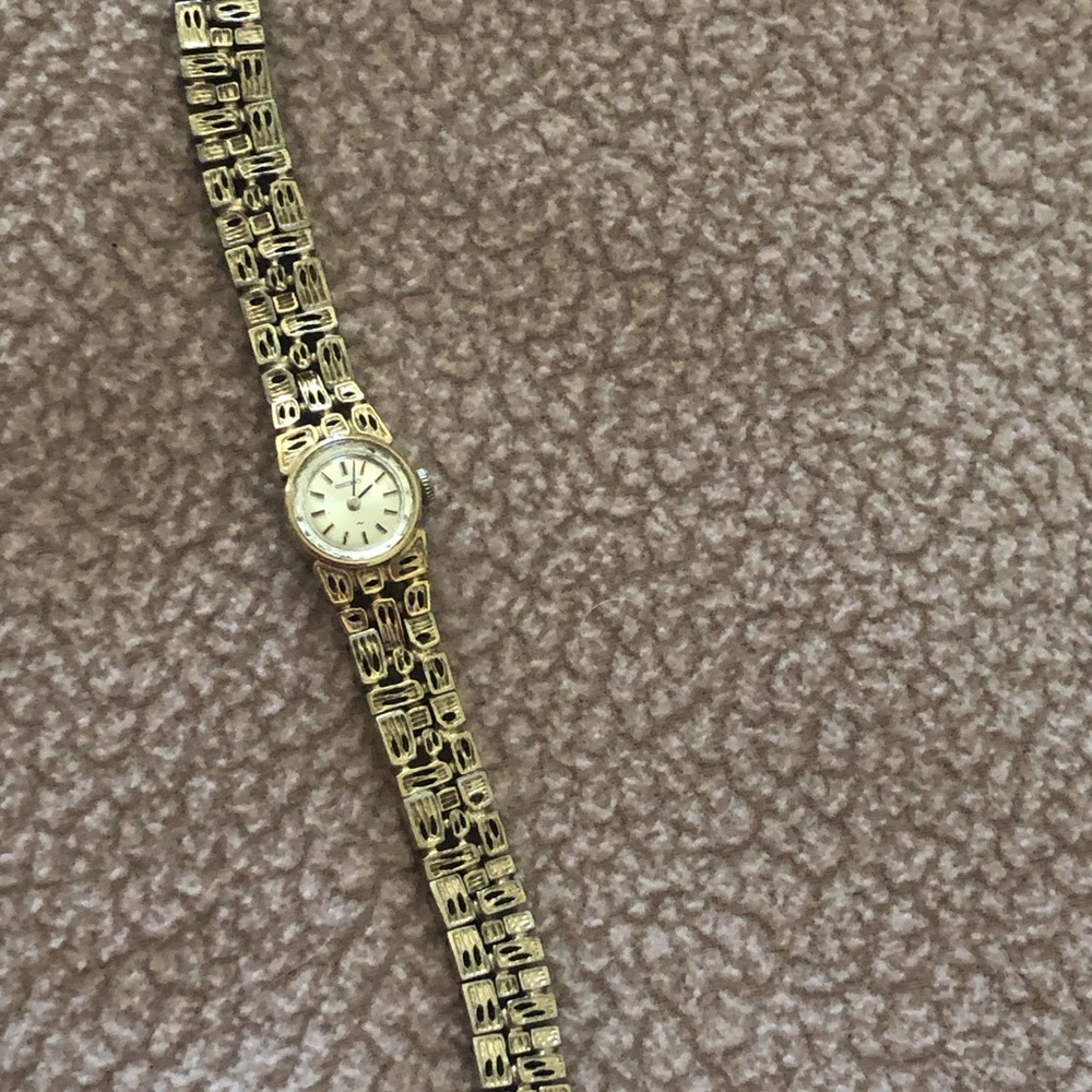 Seiko  Vintage Rare  Gold Tone Women's Link Bracelet Watch - Mechanical